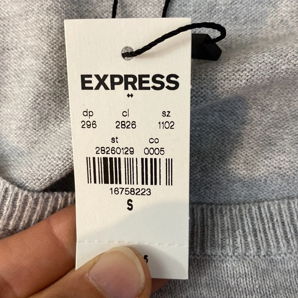 EXPRESS grey‎ cold shoulder fine knit floral embroidered twist front sweater top